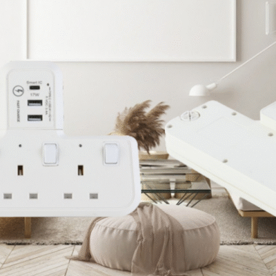 UK plug T shape adaptor with 1 Type C & 2 USB